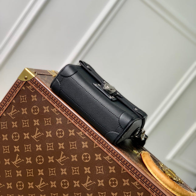 SOUL TRUNK 19 IN BLACK CALFSKIN SILVER HARDWARE
