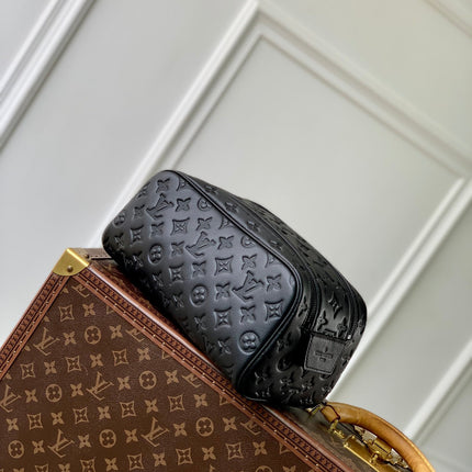 DOPP KIT 28 IN BLACK MONOGRAM SHADOW