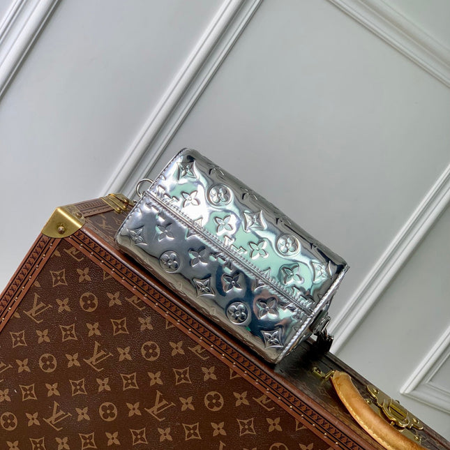 SPEEDY BANDOULIÈRE 20 IN SILVER MONOGRAM EMBOSSED CALFSKIN