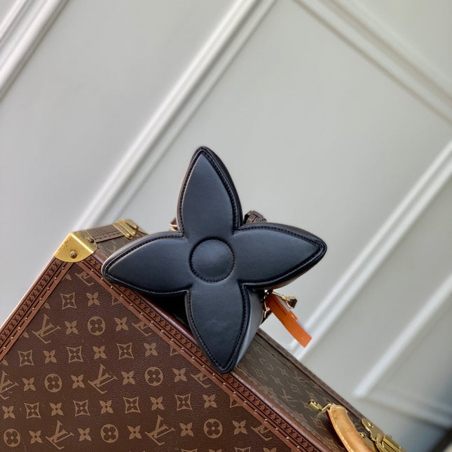 BLOOM PM 21 IN BLACK CALFSKIN GOLD HARDWARE