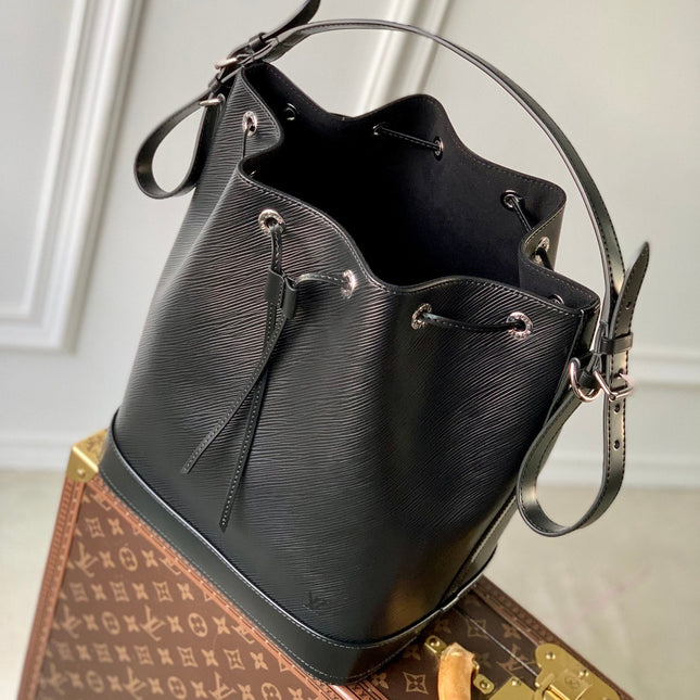 NOÉ MM 33 IN BLACK EPI LEATHER
