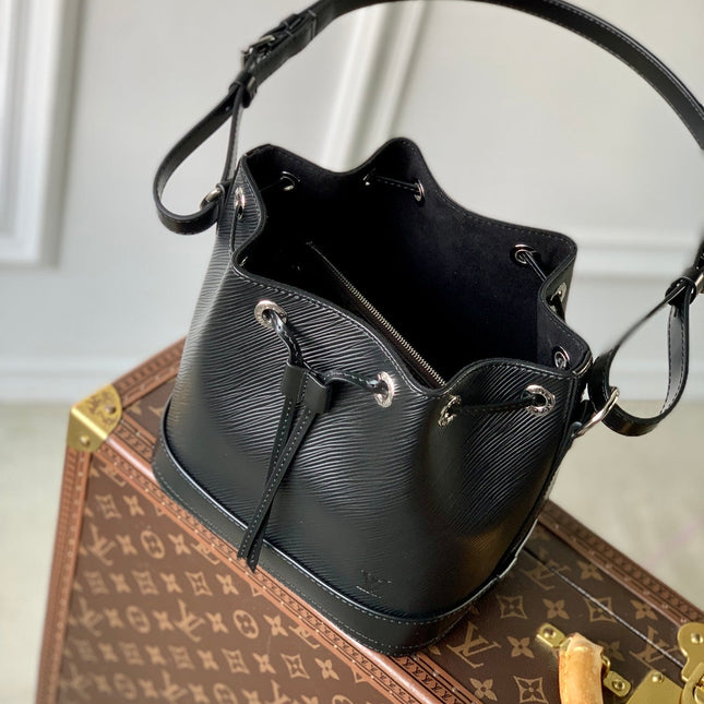 NOÉ BB 20 IN BLACK EPI LEATHER