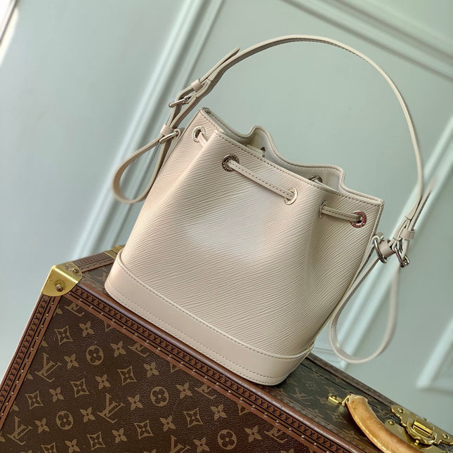 NOÉ BB 20 IN QUARTZ WHITE EPI LEATHER