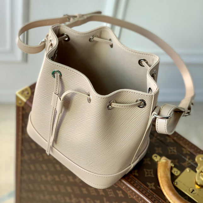 NOÉ BB 20 IN QUARTZ WHITE EPI LEATHER