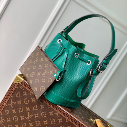 NOÉ BB 20 IN GREEN EPI LEATHER