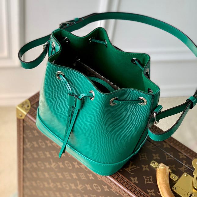 NOÉ BB 20 IN GREEN EPI LEATHER