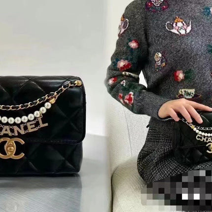 CC MINI 22 FLAP BAG IN BLACK CALFSKIN GOLD HARDWARE WITH PEARL CHAIN