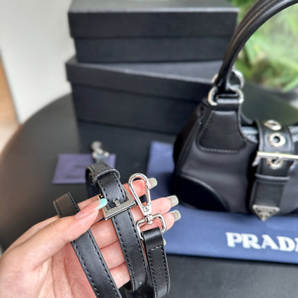PRA 22 MOON PADDED BAG IN BLACK CALFSKIN WITH STRAP