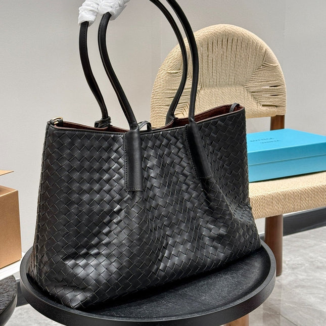 PINACOTECA TOTE BAG 38 IN BLACK CALFSKIN
