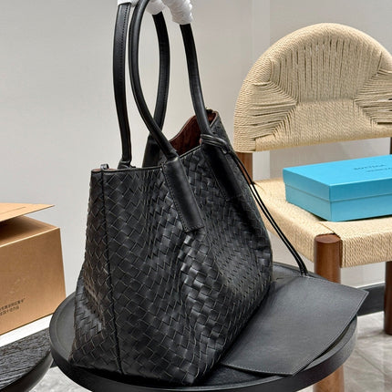 PINACOTECA TOTE BAG 38 IN BLACK CALFSKIN