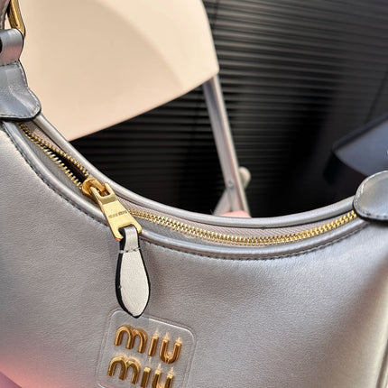 HOBO 22 BAG IN SILVER CALFSKIN