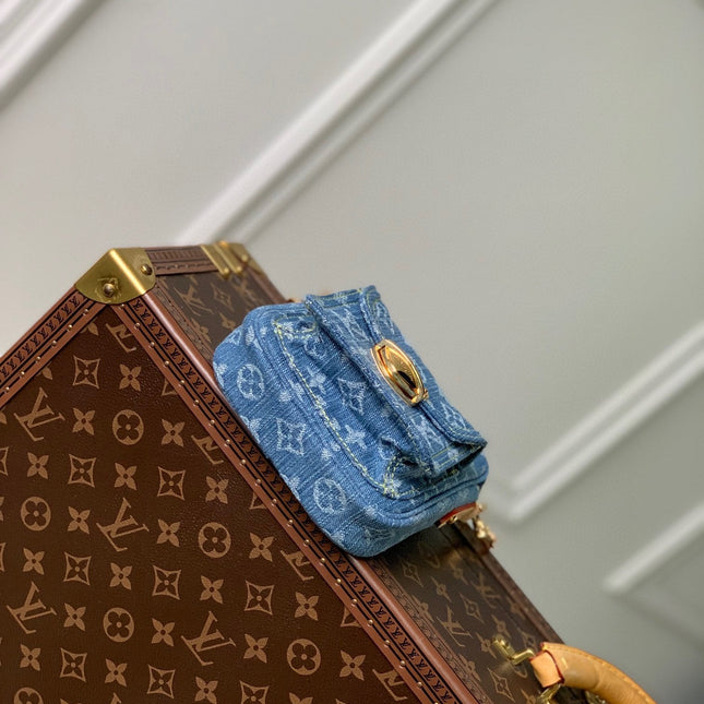 FAIRFAX POCHETTE 18 IN BLUE MONOGRAM DENIM GOLD HARDWARE
