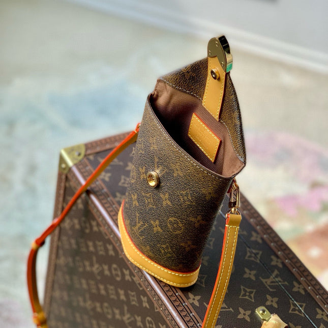 ENVELOPE POUCH 18 IN BROWN MONOGRAM COATED CANVAS AND CALFSKIN