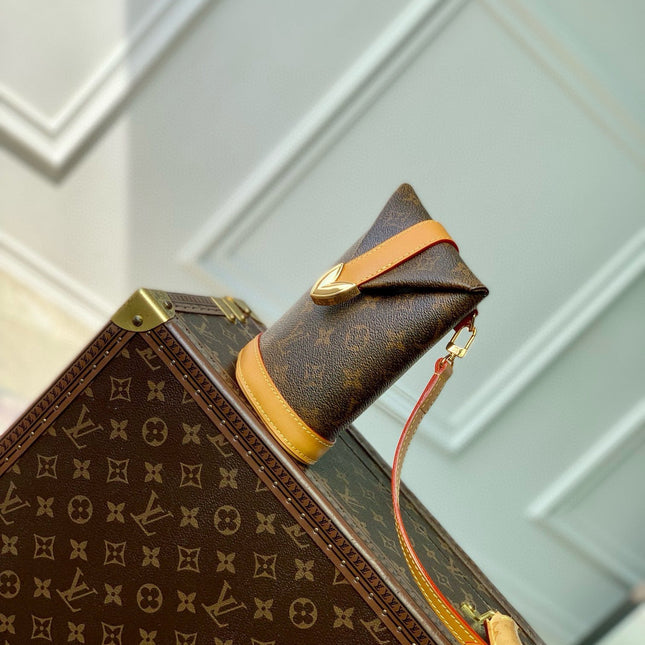 ENVELOPE POUCH 18 IN BROWN MONOGRAM COATED CANVAS AND CALFSKIN
