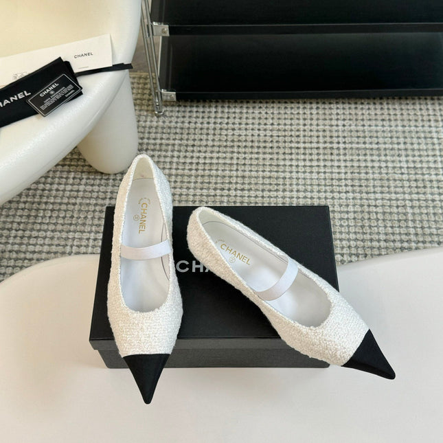 CC MARY JANE IN WHITE TWEED AND BLACK SATIN