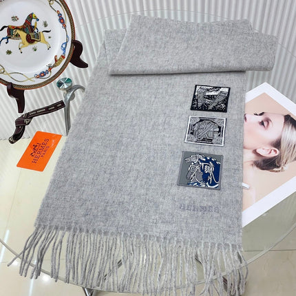 BADGES SOIE MUFFLER 180 CM SCRAF IN CLOUD GREY CASHMERE