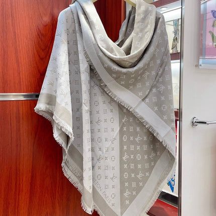 DUOGRAM SCARF 140 CM IN LIGHT GRAY SILK 396240