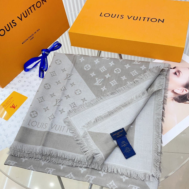 DUOGRAM SCARF 140 CM IN LIGHT GRAY SILK 396240