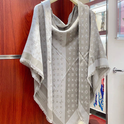 DUOGRAM SCARF 140 CM IN LIGHT GRAY SILK 396240