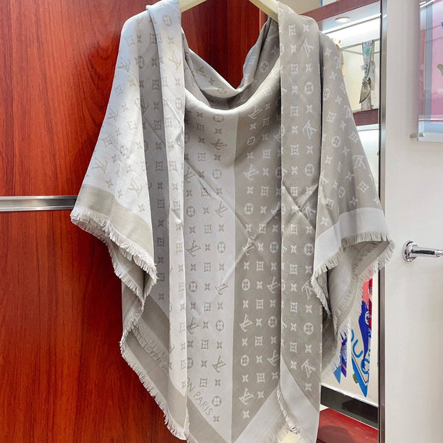 DUOGRAM SCARF 140 CM IN LIGHT GRAY SILK 396240