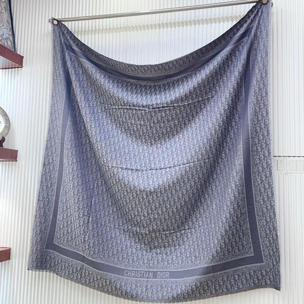 SQUARE SCARF 140 CM IN COOL GRAY WOOL AND SILK  408661