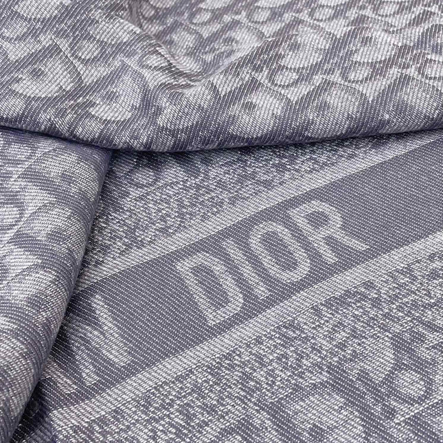 SQUARE SCARF 140 CM IN COOL GRAY WOOL AND SILK  408661