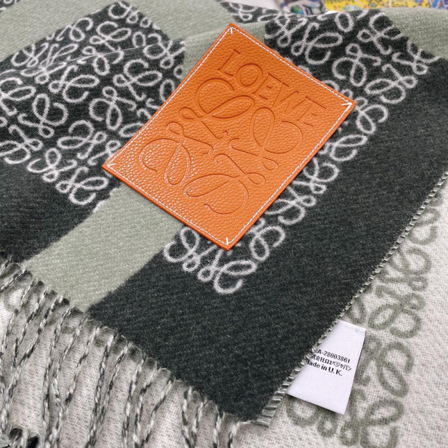 ANAGRAM SCARF 140 CM IN GREEN FOREST WOOL 410214