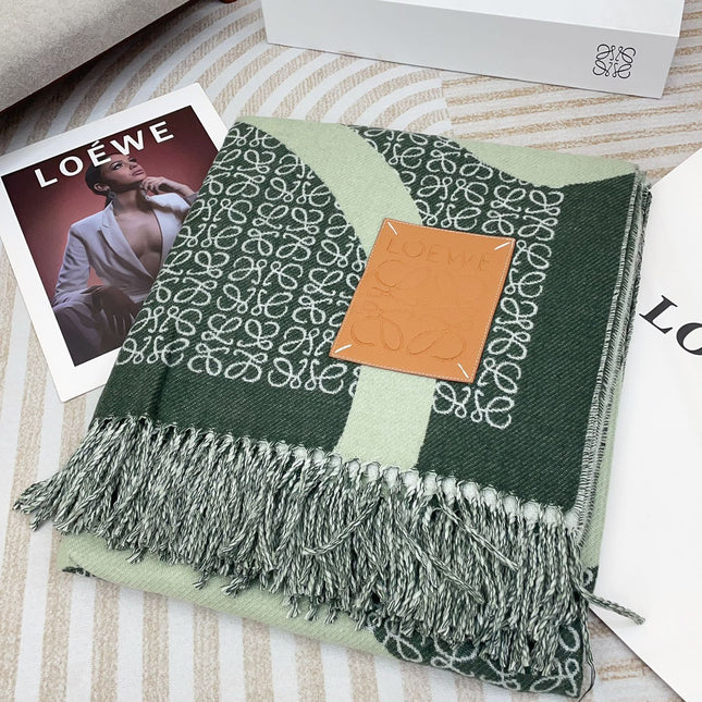 ANAGRAM SCARF 140 CM IN GREEN FOREST WOOL 410214