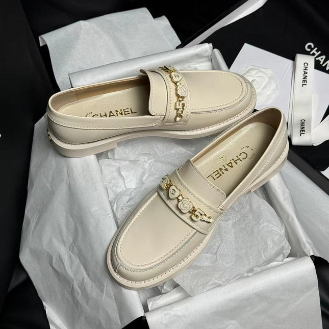 CC LOAFERS WHITE QUILTED CALFSKIN