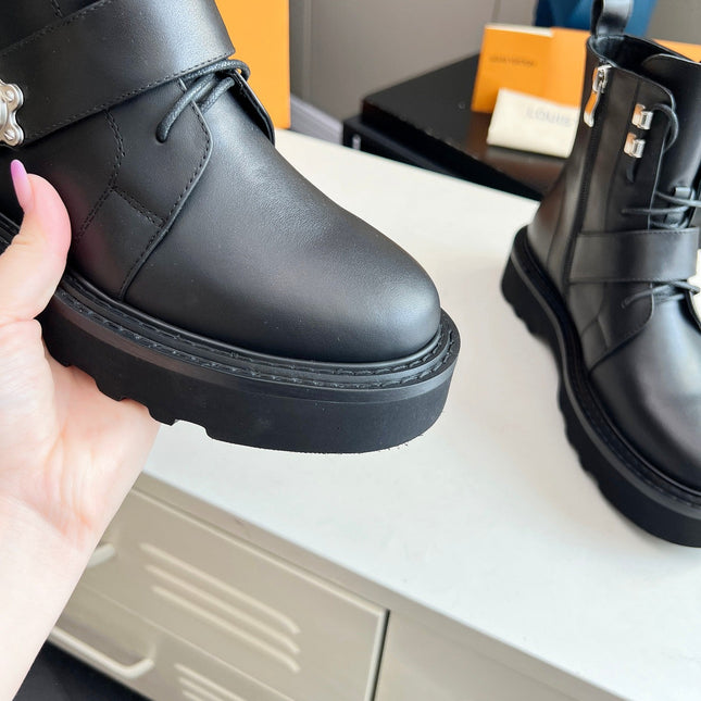 LV WOMEN'S BEAUBOURG ANKLE BOOT IN BLACK CALFSKIN