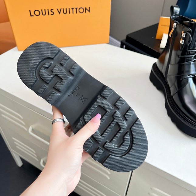 LV WOMEN'S BEAUBOURG ANKLE BOOT IN GLOSSY BLACK CALFSKIN
