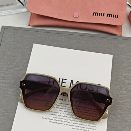 RUNWAY SQUARE SUNGLASSES 51130 IN ACETATE