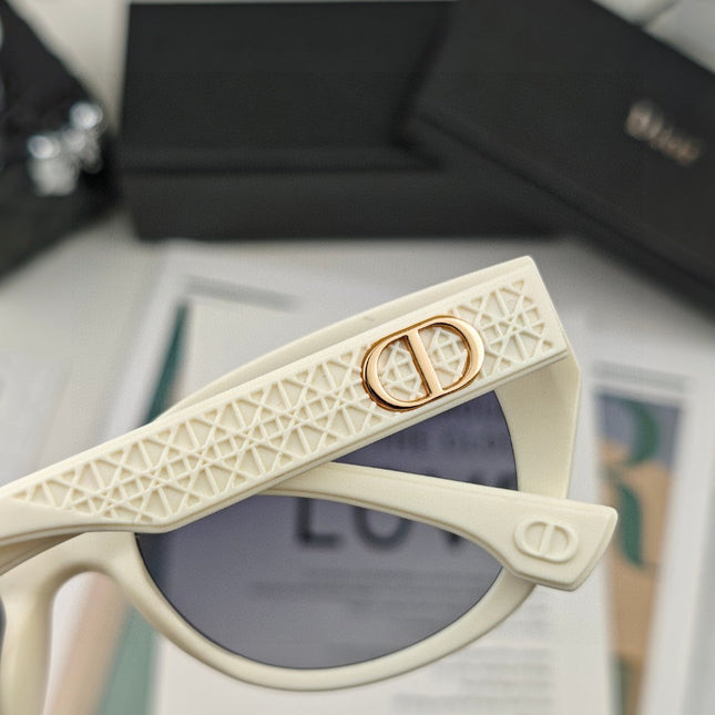 MONTAIGNE SUNGLASS 55119 IN ACETATE