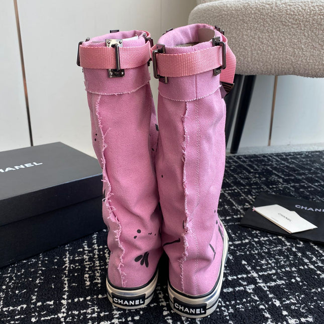 HIGH BOOTS IN HOT PINK CANVAS