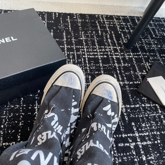 HIGH BOOTS IN BLACK CANVAS