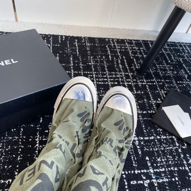 HIGH BOOTS IN ARMY GREEN CANVAS