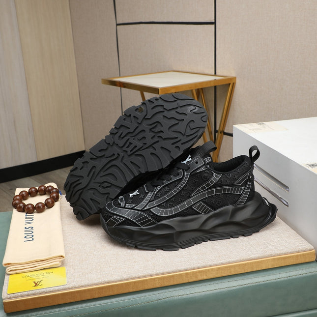 LV TRAINER IN BLACK CALFSKIN AND BREATHABLE MESH