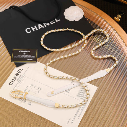 CC CHAIN BELT WITH GOLD HARDWARE AND WHITE CALFSKIN
