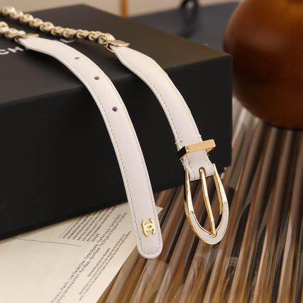 CC CHAIN BELT WITH GOLD HARDWARE AND WHITE CALFSKIN