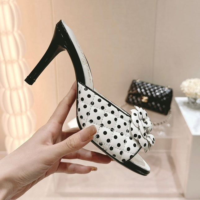 Double C New Camellia High Heel White/Black caro
