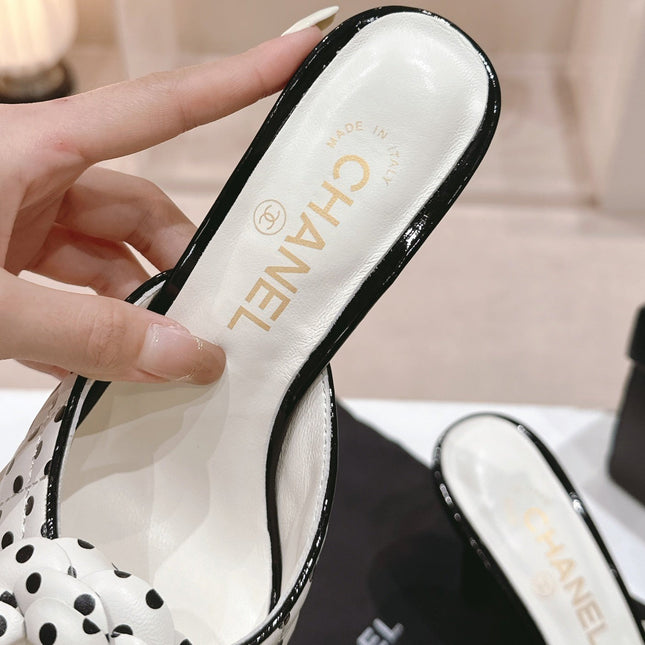 Double C New Camellia High Heel White/Black caro