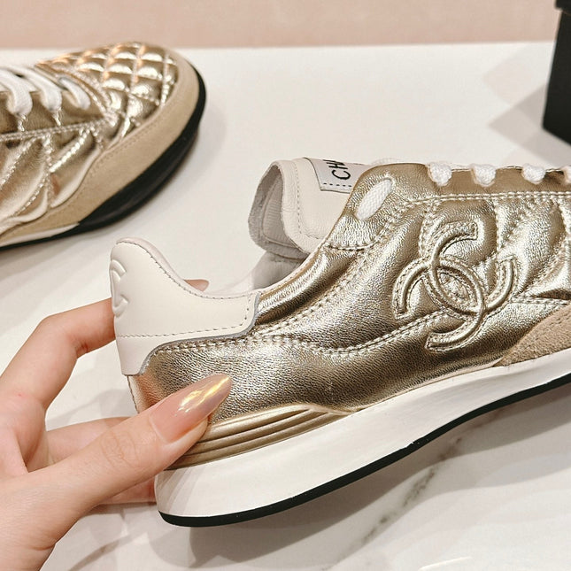 SNEAKERS IN GLOSSY GOLDEN LAMBSKIN