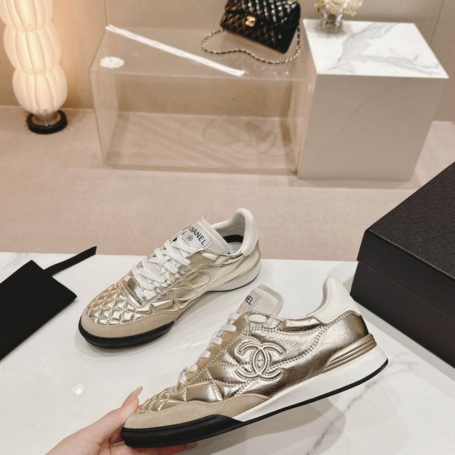 SNEAKERS IN GLOSSY GOLDEN LAMBSKIN