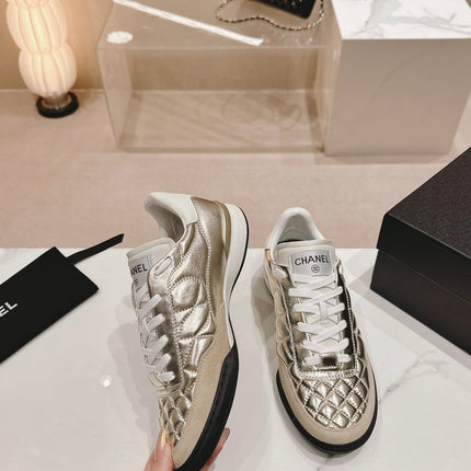 SNEAKERS IN GLOSSY GOLDEN LAMBSKIN