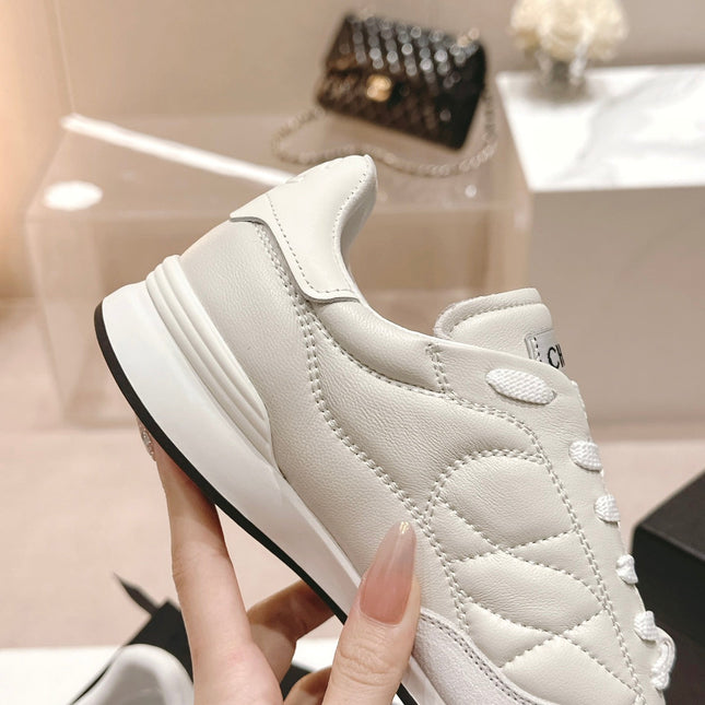 SNEAKERS IN GLOSSY WHITE LAMBSKIN