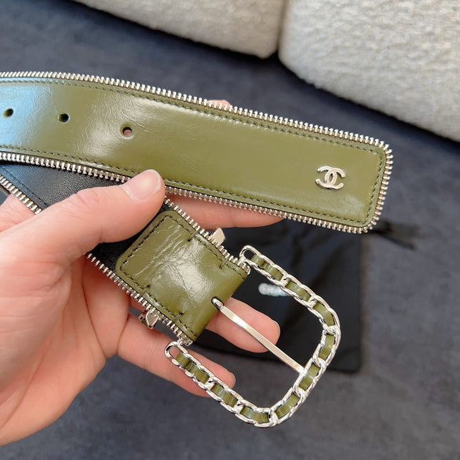 BELT 40MM IN OLIVE GREEN CALFSKIN WITH INTERWOVEN CHAIN BUCKLE ZIPPER IN TRIM SILVER HARDWARE