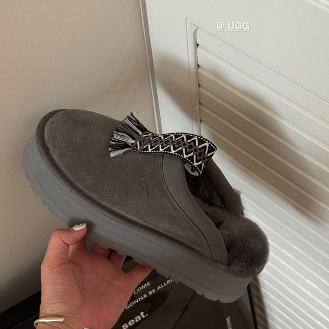 TAZZLE SLIPPER IN GRAPHITE GRAY SUEDE