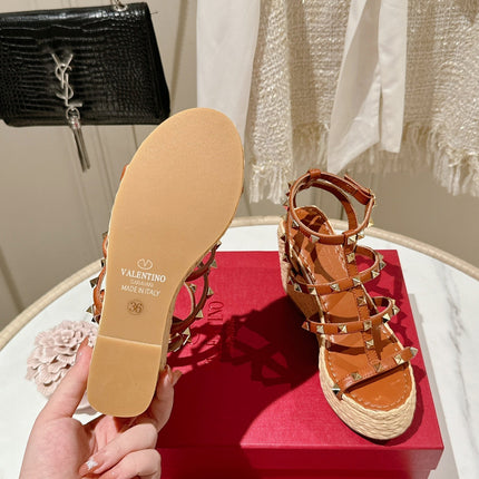 ROCKSTUD ANKLE STRAP WEDGE SANDAL IN YAM ORANGE CALFSKIN LEATHER 95 MM