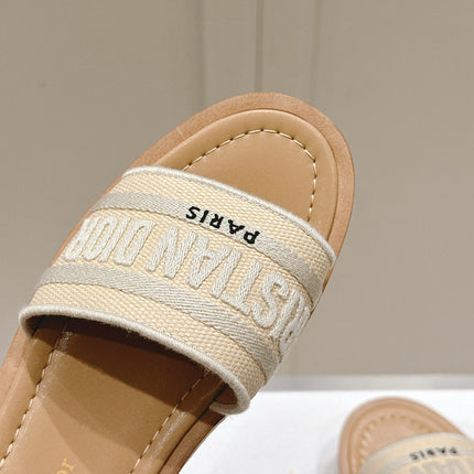 DWAY WEDGE SLIDES 45MM IN BEIGE FABRIC RAFFIA SOLE