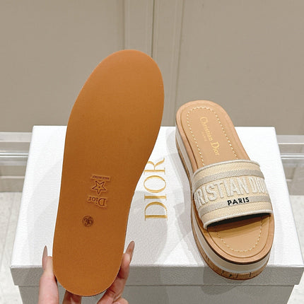 DWAY WEDGE SLIDES 45MM IN BEIGE FABRIC RAFFIA SOLE